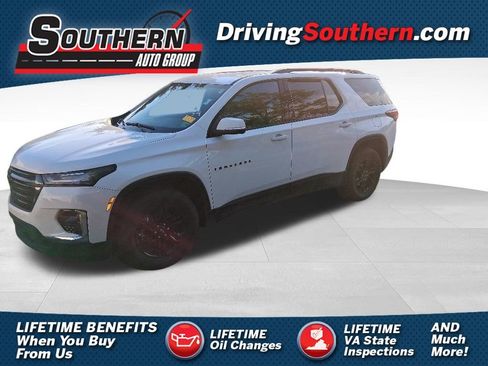 Used 2022 Chevrolet Traverse LT FWD image 1