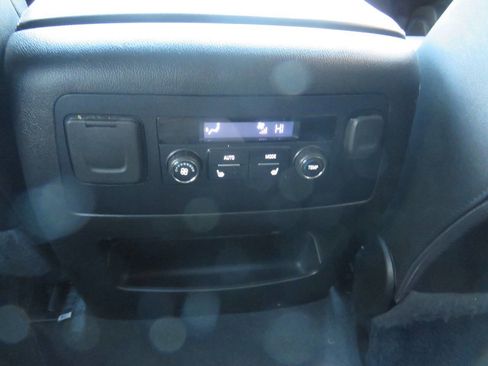 Used 2019 GMC Yukon XL SLT image 20