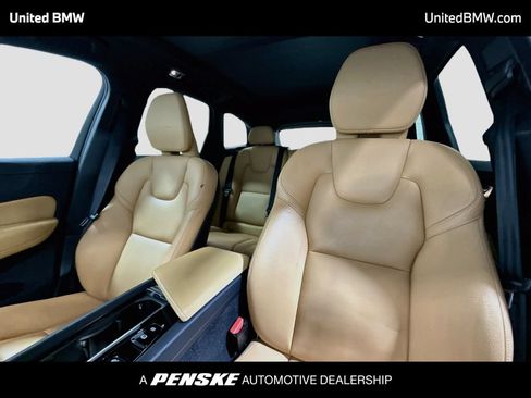 Used 2019 Volvo XC60 T5 Inscription w/ Protection Package FWD image 12