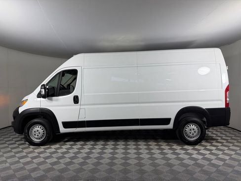 Used 2026 RAM ProMaster 2500 w/ Convenience Group FWD image 10