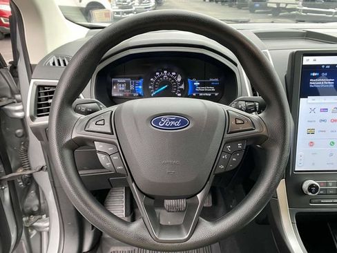 Certified 2024 Ford Edge SE image 19