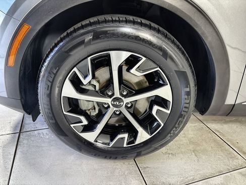 Used 2024 Kia Sportage EX FWD image 18