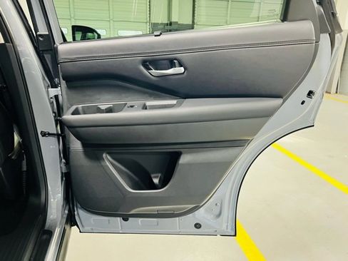 New 2026 Nissan Pathfinder Platinum image 33