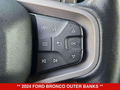Used 2024 Ford Bronco Outer Banks AWD/4WD image 25