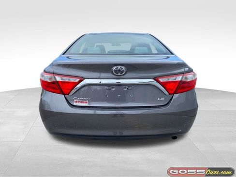 Used 2017 Toyota Camry LE FWD image 4