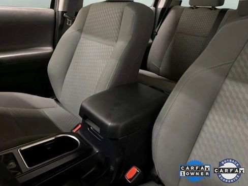 Used 2022 Toyota Tacoma SR image 57