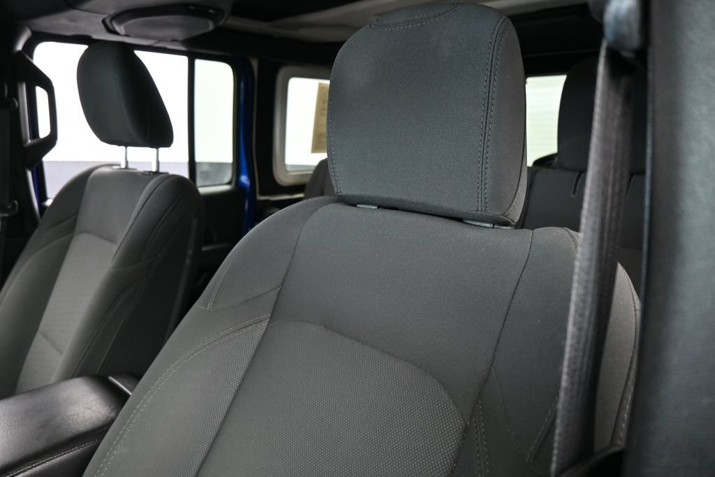 Used 2018 Jeep Wrangler Unlimited Sport S AWD/4WD image 16