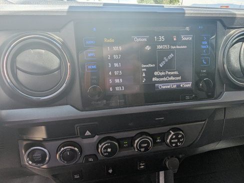 Used 2019 Toyota Tacoma TRD Off-Road AWD/4WD image 17
