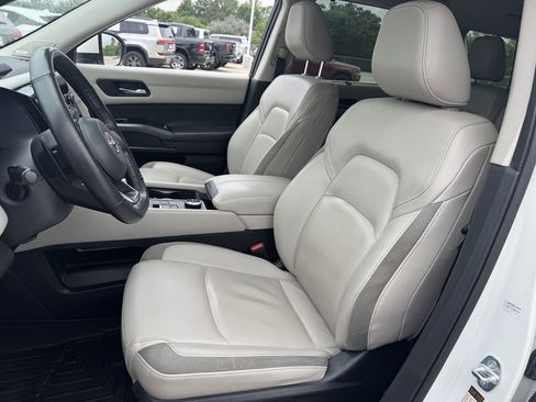 Used 2023 Nissan Pathfinder SL w/ SL Premium Package AWD/4WD image 25