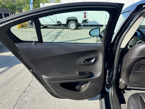 Used 2015 Chevrolet Volt Premium w/ Premium Trim Package image 18