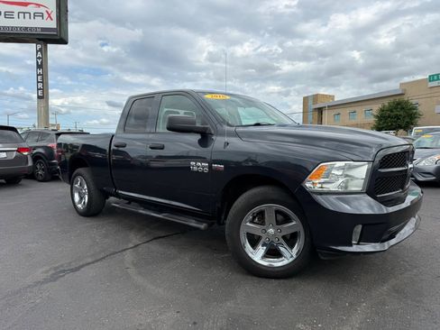 Used 2018 RAM 1500 Express RWD image 2