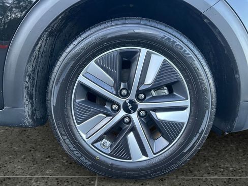 Used 2022 Kia Niro LXS w/ Digital Cluster Package image 9