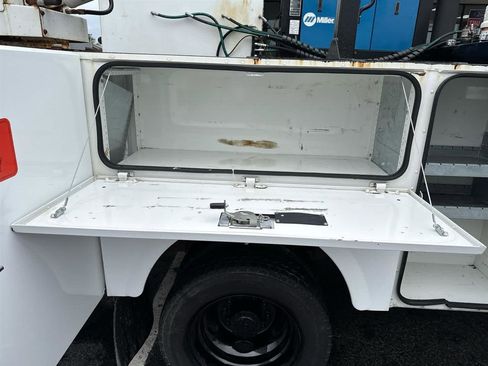 Used 2019 Ford F550 4x4 Regular Cab Super Duty image 11