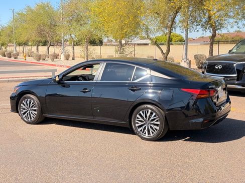 Used 2024 Nissan Altima 2.5 SV FWD image 4