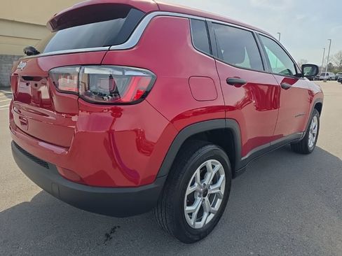 Used 2025 Jeep Compass Sport image 5