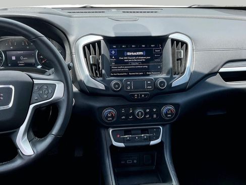 Used 2022 GMC Terrain SLT w/ Infotainment Package II FWD image 7