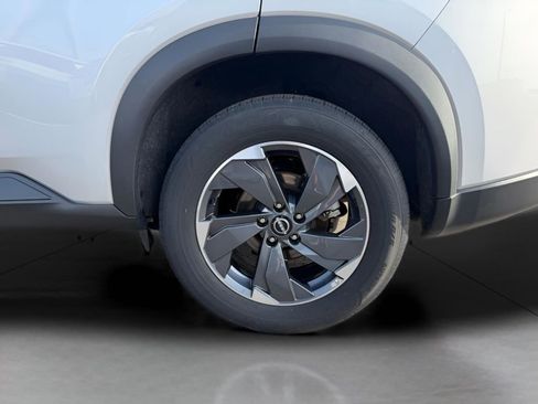 Used 2025 Nissan Rogue SV FWD image 26