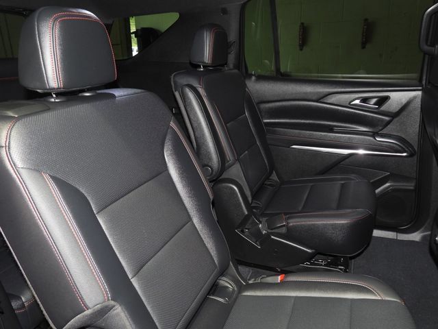 Used 2025 Chevrolet Traverse Z71 w/ Driver Confidence Package AWD/4WD image 48