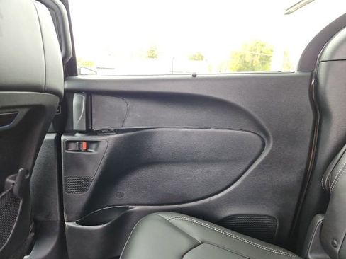 New 2026 Chrysler Pacifica Select image 22