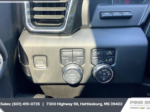 Used 2024 GMC Sierra 2500 Denali w/ Denali Reserve Package AWD/4WD image 23