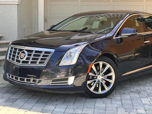 Used 2013 Cadillac XTS Luxury image 2