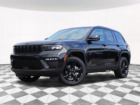 New 2025 Jeep Grand Cherokee Limited w/ Black Appearance Package AWD/4WD image 2