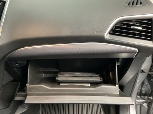 Used 2020 Ford Edge Titanium image 28