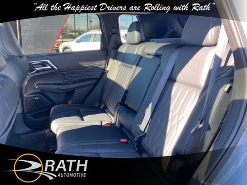 New 2025 Mitsubishi Outlander SEL image 20