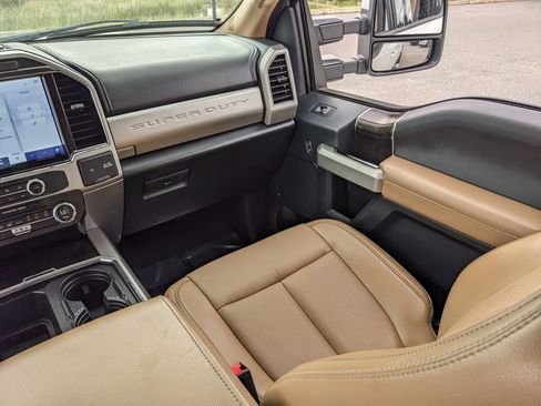 Certified 2022 Ford F250 Lariat image 18