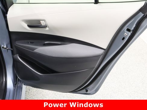 Used 2022 Toyota Corolla LE image 30