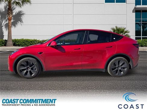 Used 2023 Tesla Model Y Long Range image 9