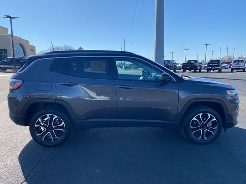 Used 2022 Jeep Compass Limited image 8