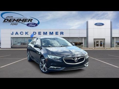 Used 2018 Buick Regal Essence FWD image 1