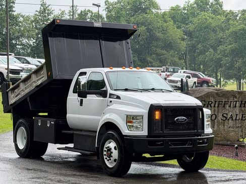 Used 2017 Ford F650 2WD SuperCab Super Duty image 1