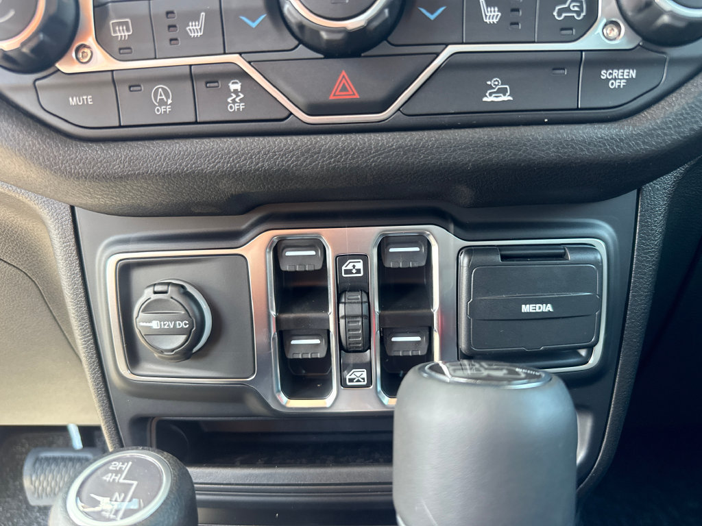 New 2026 Jeep Gladiator Sport AWD/4WD image 19