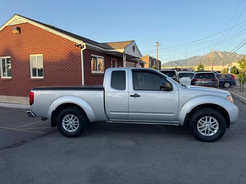 Used 2019 Nissan Frontier SV w/ Value Truck Package AWD/4WD image 4