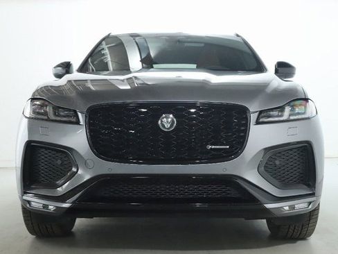 Certified 2025 Jaguar F-PACE R-Dynamic S image 13