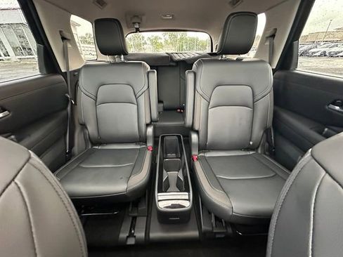 Used 2025 Nissan Pathfinder SL w/ SL Premium Package AWD/4WD image 23