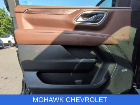 Used 2023 Chevrolet Tahoe High Country AWD/4WD image 23