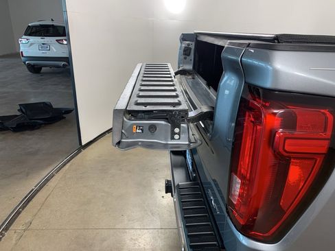 Used 2020 GMC Sierra 1500 SLT w/ SLT Premium Plus Package image 14