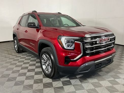 Used 2025 GMC Terrain Elevation w/ Elevation Premium Package FWD image 3