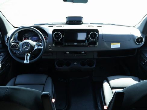 New 2025 Mercedes-Benz Sprinter 2500 image 4