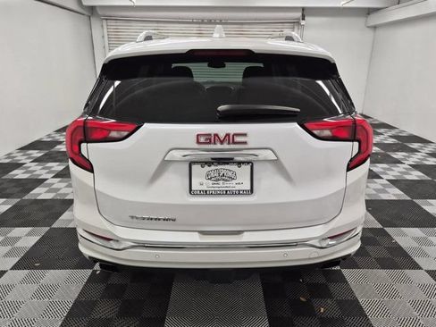 Used 2020 GMC Terrain Denali w/ Denali Premium Package FWD image 5