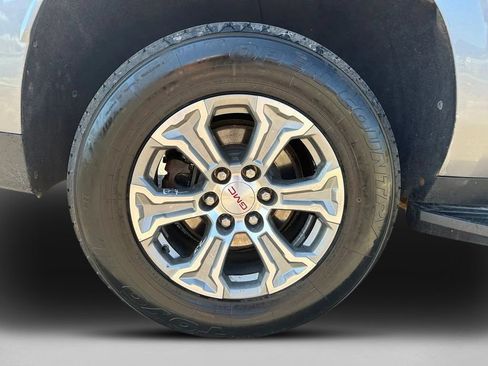 Used 2022 GMC Yukon XL SLE w/ Gmc Pro Safety Plus Package AWD/4WD image 38