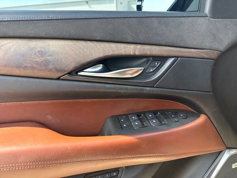 Used 2016 Cadillac Escalade Luxury AWD/4WD image 11