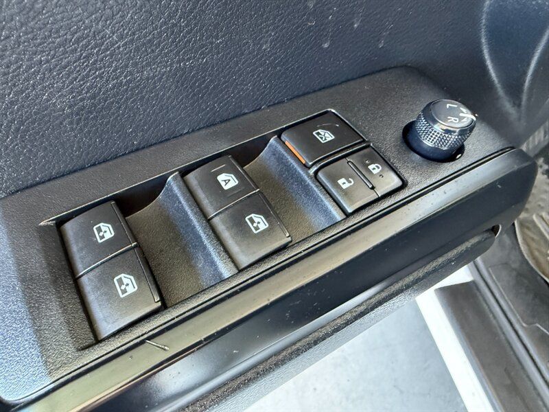 Used 2019 Toyota Tacoma SR AWD/4WD image 25