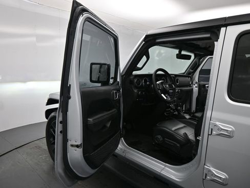 Used 2023 Jeep Wrangler Sahara 4xe image 9