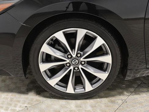Used 2021 Nissan Maxima Platinum w/ Sport Mat Group FWD image 38