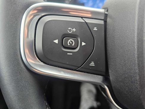 Certified 2025 Volvo XC40 B5 Core w/ Protection Package Premier image 36