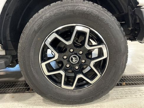 Used 2021 Ford Bronco Outer Banks image 8